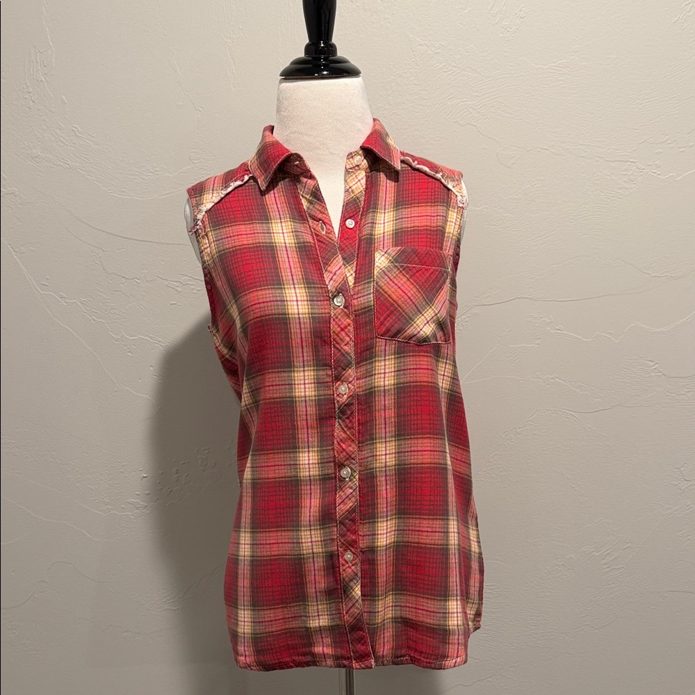Ladies plaid summer top.